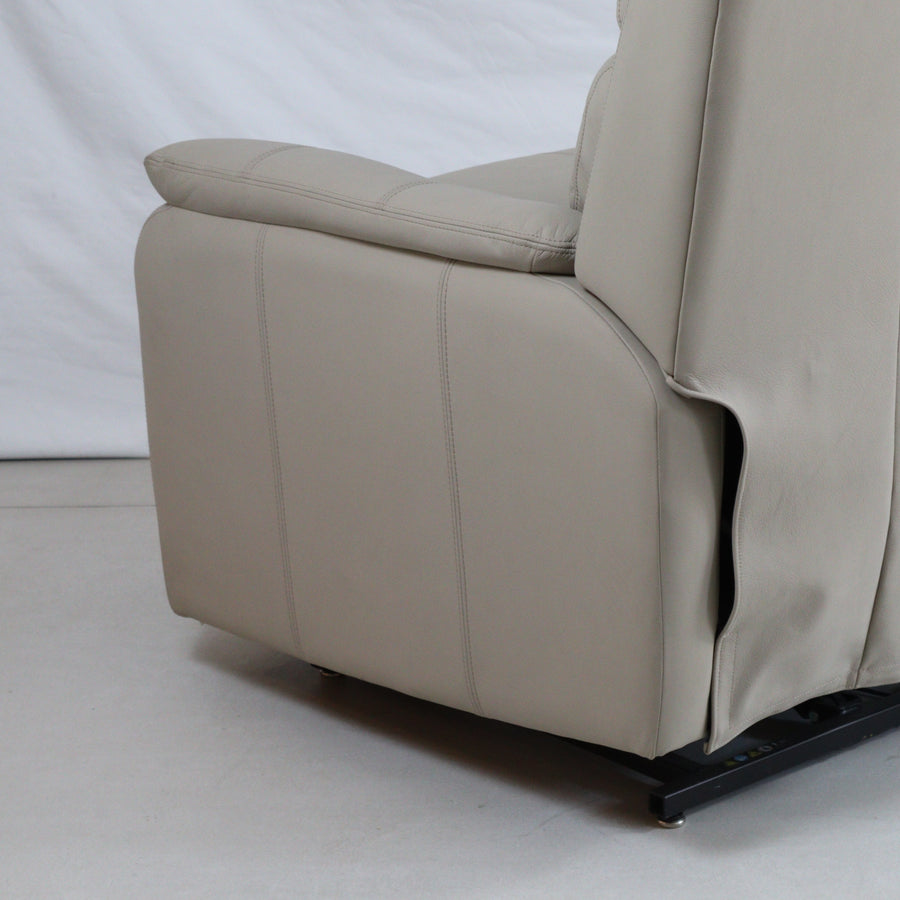 Eterna Motion Lift Recliner