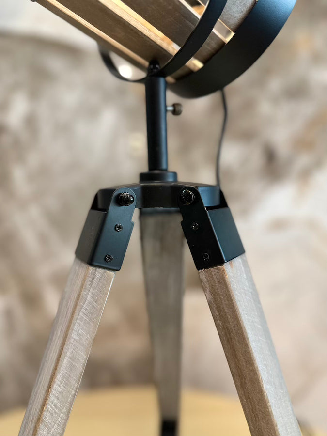 Triton Tripod Lamp Wooden