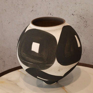 Abstract Vase - Avenue39Abstract VaseAvenue39Avenue39Abstract Vase