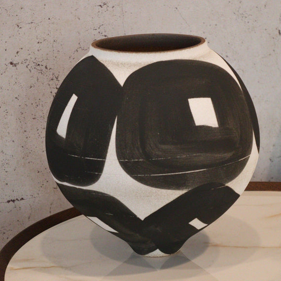 Abstract Vase - Avenue39Abstract VaseAvenue39Avenue39Abstract Vase